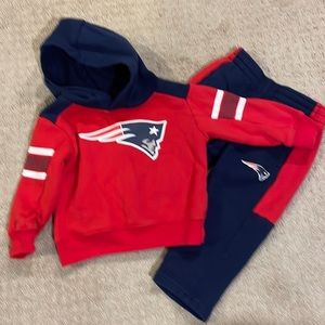 NFL team apparel 2T New England Patriots Sweatsuit